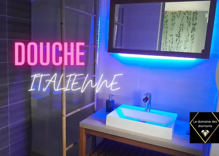 Homestay Fraisier, Love Room Valenciennes Avec Spa Privatif *