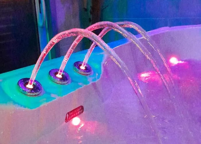 Fraisier, Love Room Valenciennes Avec Spa Privatif * Querenaing