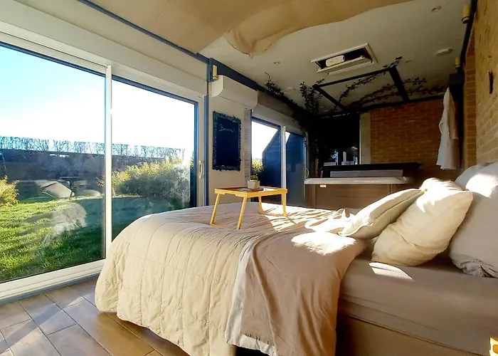 Fraisier, Love Room Valenciennes Avec Spa Privatif Homestay